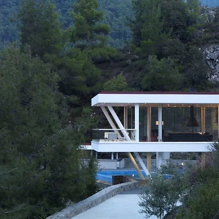 Rent A With Large Private Pool Troodos Mountains 86 ヴィラ