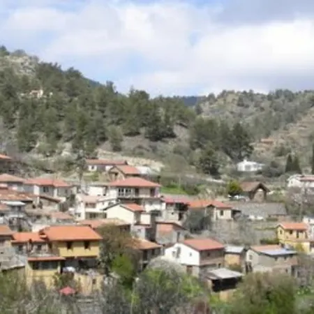 Rent A With Large Private Pool Troodos Mountains 86 ヴィラ Spilia