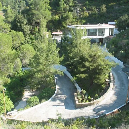 Rent A With Large Private Pool Troodos Mountains 86 ヴィラ *
